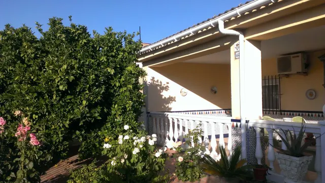 Venta de parcela con casa — 28