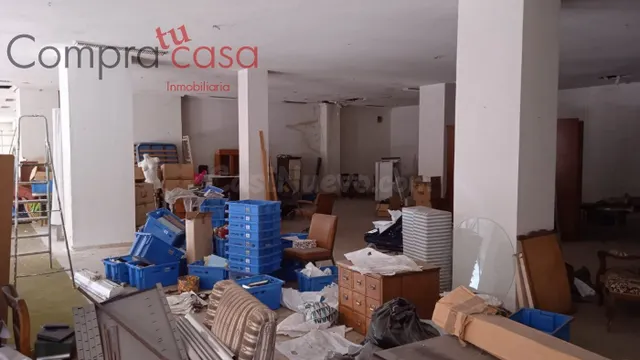 VENTA DE GRAN LOCAL COMERCIAL / TRASTEROS Y GARAJES - foto 4