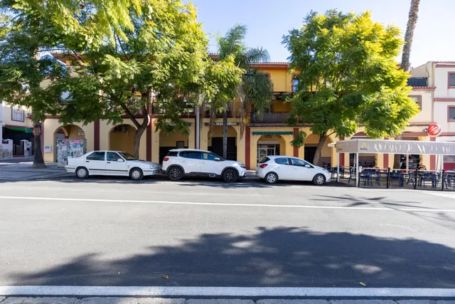 Local Comercial Avenida Enrique Martín Cuevas No.6 L8 — 28