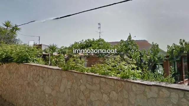 PARCELA DE 8.361 M2 EN LA CALLE MARIA AURELIA CAPMANY, CASTE