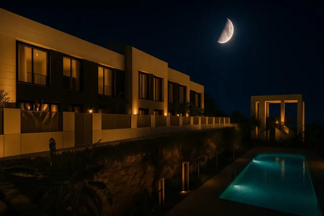 Boutique collection of 13 three-bedroom townhouses set on an elevated plot near Miraflores Golf, Calahonda. — 15
