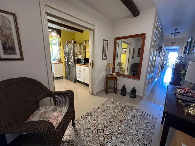 Amplio Piso de 140 m2 en Marbella con Garaje, Trastero y Terraza — 2