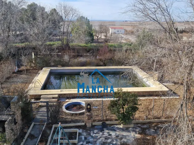 *180.000€* inmobiliaria la mancha vende parcela en Albacete — 44