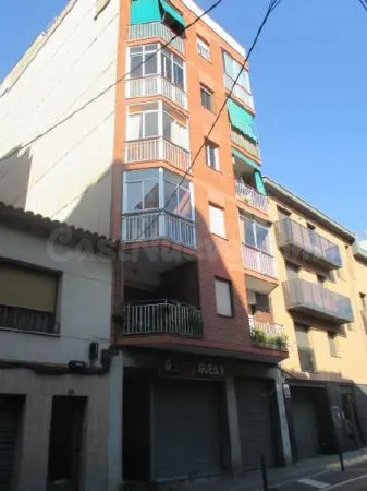 Se vende Piso OKUPADO en Calderon De La Barca 23 Rubí, (Barc