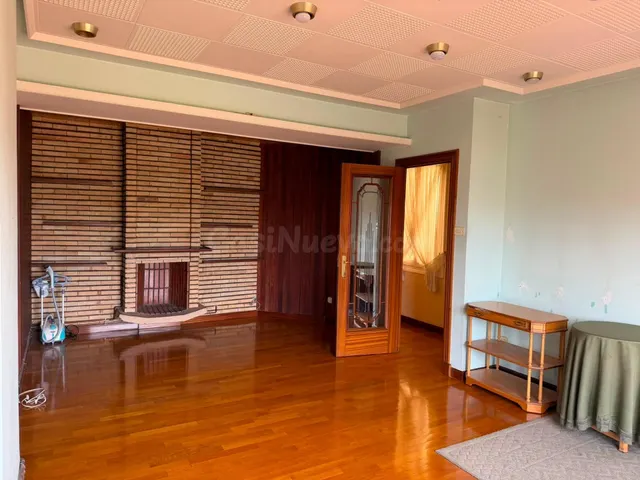 Amplio piso de 5 habitaciones con gran salón, terraza y vist - foto 2