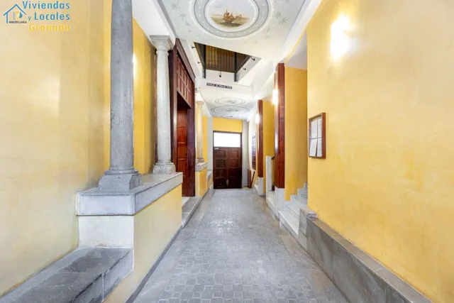 LOCAL EN VENTA JUNTO PLAZA ISABEL LA CATÓLICA — 5