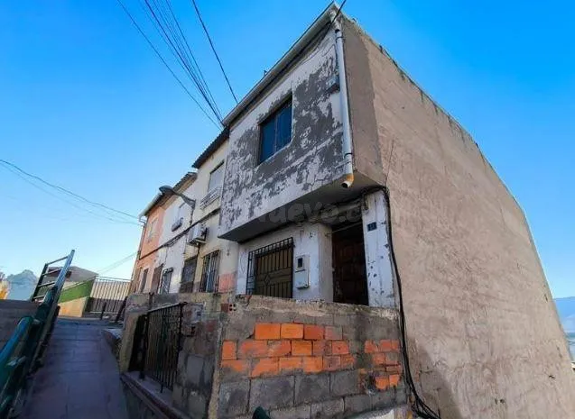 SE VENDE casa OKUPA en C CABEZO CRUZ 61 de Abarán - foto 2