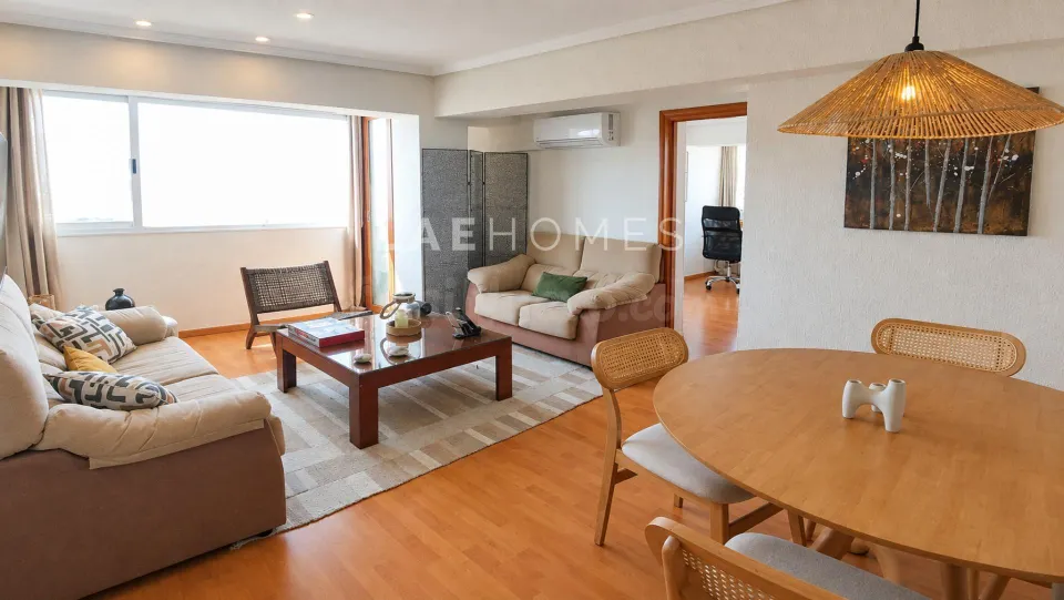 Vivienda reformada en 11ª planta con vistas panorámicas