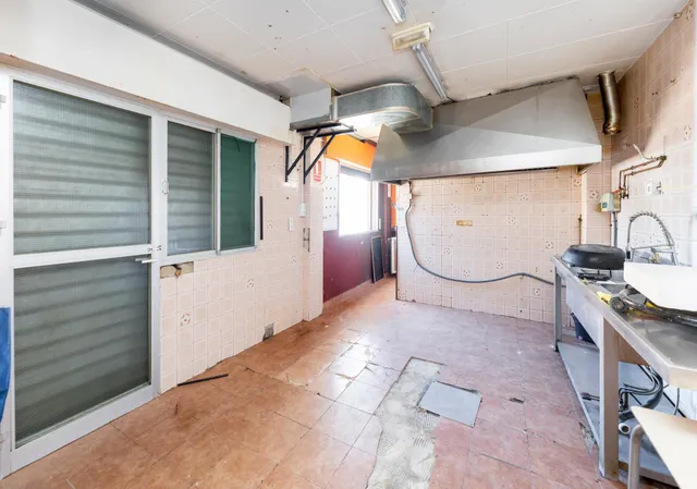 Gran oportunidad, edificio a la venta en barrio de Monachil. — 7