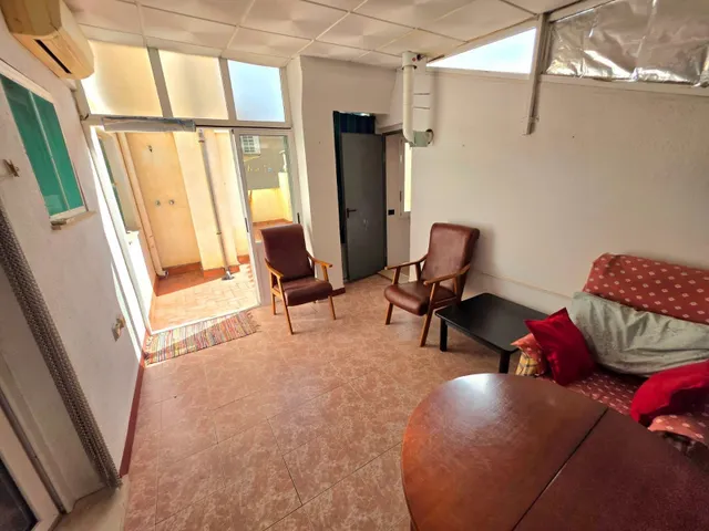 Amplia Vivienda en Alquiler con Terraza en Castellón. — 8