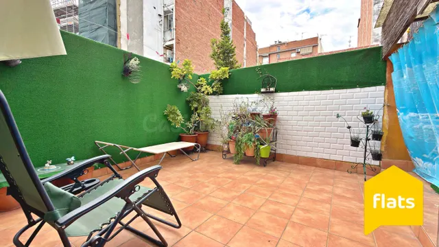 Se vende amplio y luminoso piso SIN CEDULA en planta baja co - foto 2
