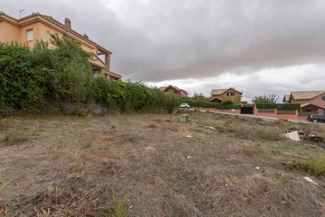 VENTA DE PARCELA EN LA URBANIZACIÓN CAÑADAS DEL PARQUE — 17