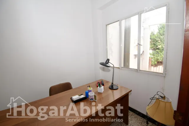MAGNÍFICA CASA CON DOS VIVIENDAS INDEPENDIENTES Y TERRAZA, CERCA DEL CENTRO — 37