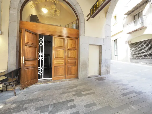 RESTAURANTE EN PLENO CENTRO DE LA CIUDAD — 21