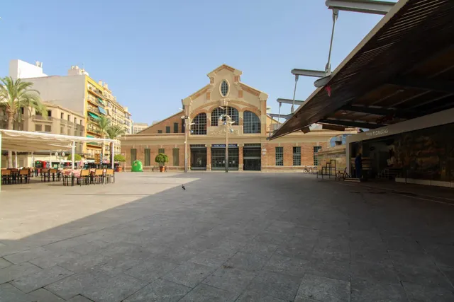 Se vende piso en calle Valencia — 23
