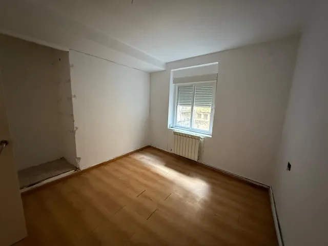 PISO PARA REFORMAR CON TERRAZA EN BEMBIBRE — 4