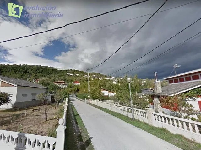 Amplio Adosado Semireformado en Entrambasaguas, Valle de Men - foto 3