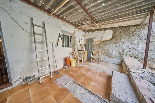 Encantadora Casa en Cacin por solo 40.000€ — 34