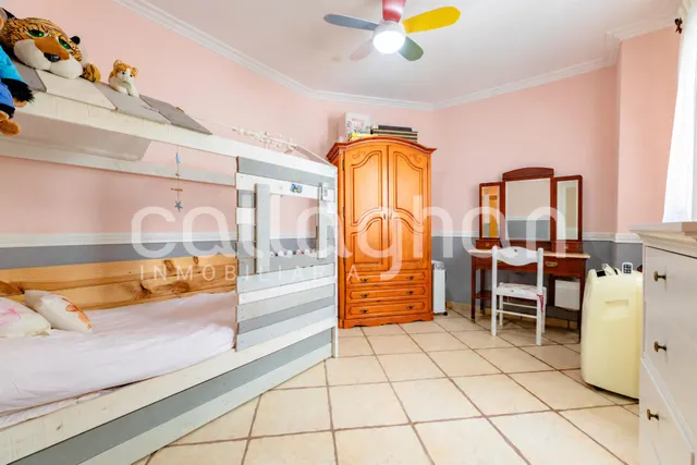 Amplia casa de pueblo con 6 habitaciones en Moncada — 22