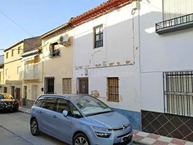 Casa a reformar en Pinos Puente, Granada. — 3