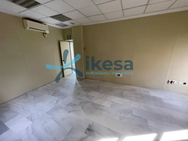 Venta de Edificio en San Juan de Aznalfarache (Venta Flash - Proceso de puja) — 30