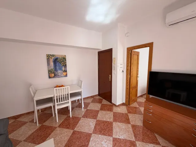 Piso perfectamente conectado en calle Héroe de Sostoa — 30