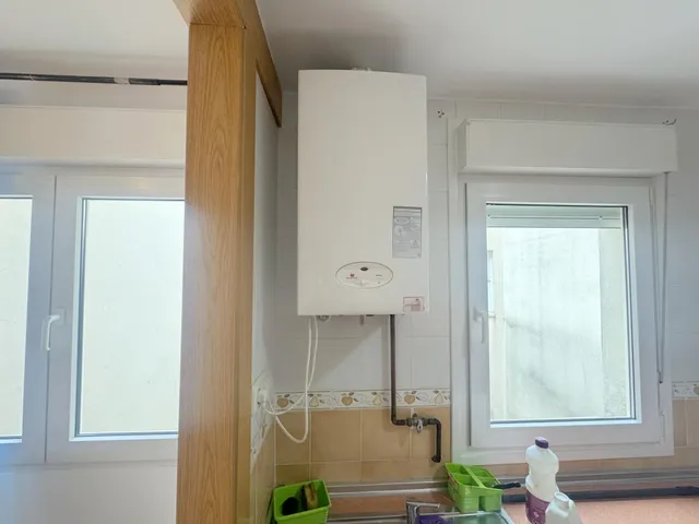Amplio piso con 3 dormitorios, terraza y excelentes vistas en Las Navas del Marqués — 40