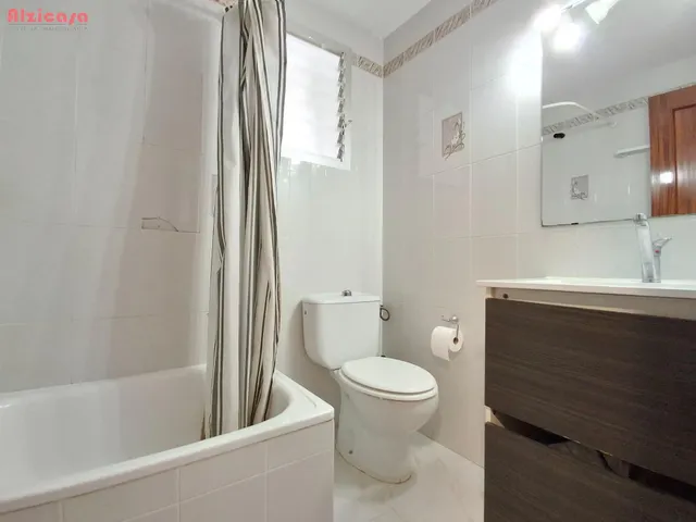 ÁTICO EN VENTA EN LA ZONA DE SANTS PATRONS   Junto al IES Rei en Jaume I — 11