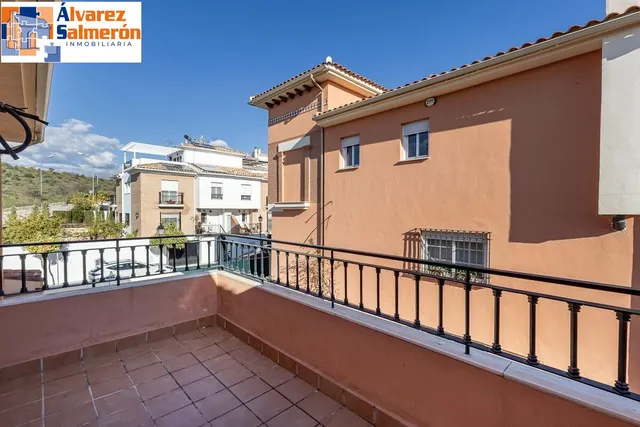 Casa pareada con piscina y vistas despejadas en Huétor Vega — 29