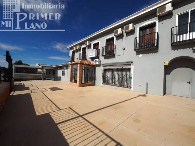 COMPLEJO HOSTELERO EN VENTA, EN LA SOLANA - foto 2