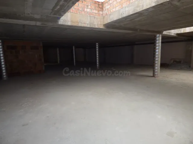 LOCAL DE 330m2 EN ALQUILER EN EL CENTRO DE MANRESA DIÁFANO - foto 4
