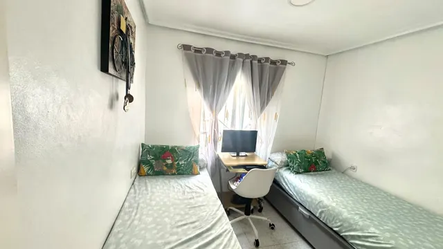 CUARTO PISO CON ASCENSOR - 4 habitaciones - VIRGEN DEL REMEDIO — 23