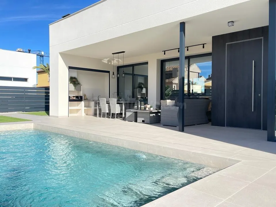 Chalet en Urbanización Los Olivos