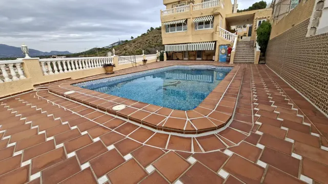 ESPECTACULAR CHALET EN BENIDORM CON APARTAMENTO DE VERANO — 2