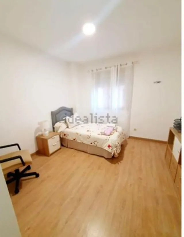 Habitación 3 habitaciones 85m² en alquiler - Teatinos — 4