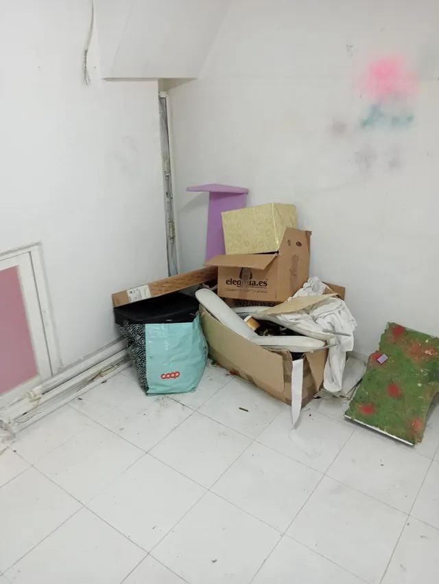 Se alquila magnifico local comercial zona Garcia de Sola — 23