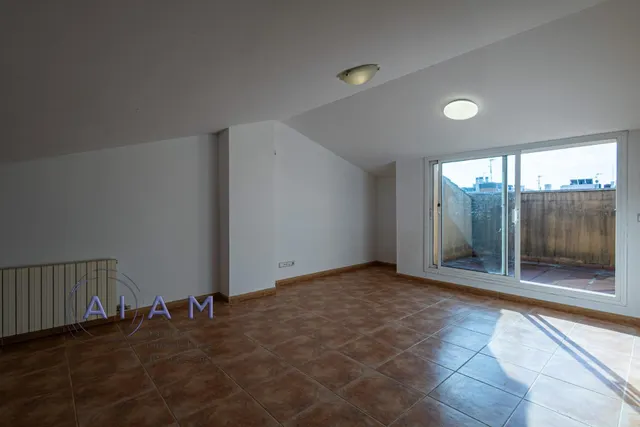 EN EXCLUSIVA CASA ADOSADA CON TERRAZAS Y MUCHO ESPACIO EN SANTA SUSANNA — 18