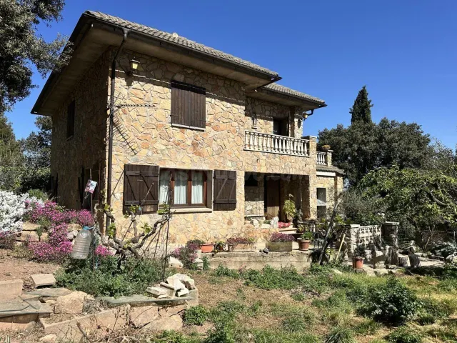 Chalet 4 habitaciones 208m² en venta - La figuerola