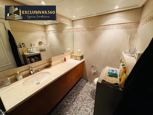 Piso de lujo en primera línea de playa Levante con 3 habitaciones y 2 baños. Exclusivas360 Benidorm — 34