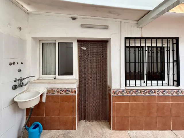 Dúplex de 4 dormitorios con patio y cochera en una de las mejores zonas de Molina — 12