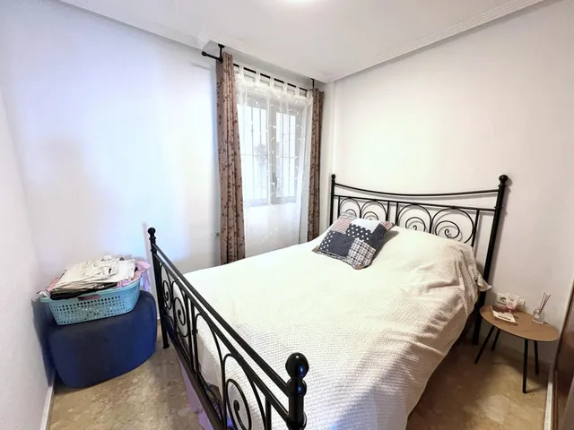 Apartamento moderno y espacioso en primera línea de mar junto a Playa del Cura. ¡3 dormitorios, 2 baños, balcón con vistas al mar (sureste) y piscina comunitaria! — 30