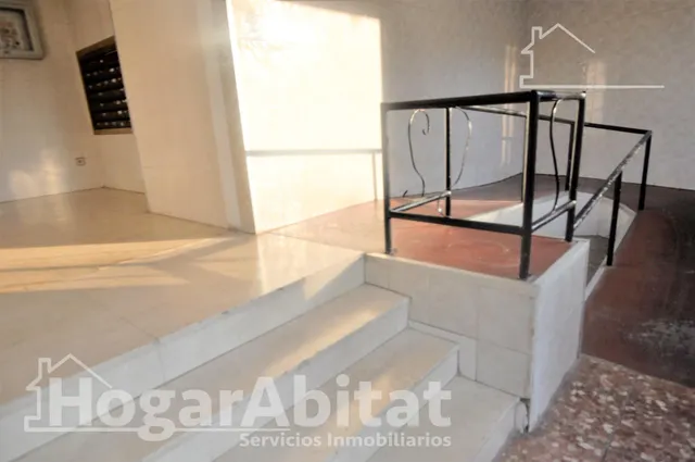 ¡UBICACIÓN IDEAL! AMPLIO, EXTERIOR Y LUMINOSO CON ASCENSOR Y TRASTERO — 33