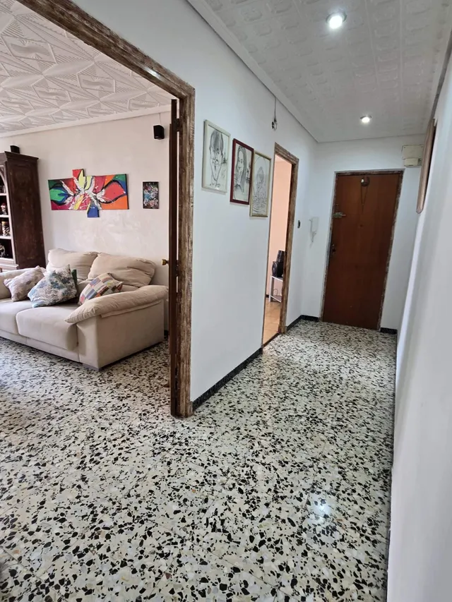 AMPLIO PISO EN  ZONA PLAZA MADRID — 11