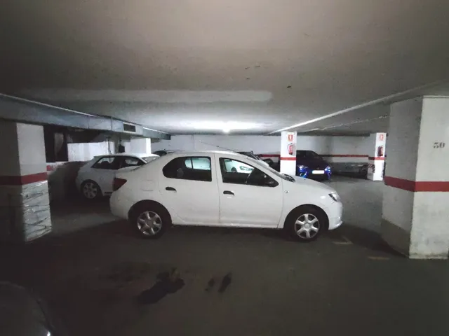 Piso de 4 habitaciones con ascensor en Collblanc — 31