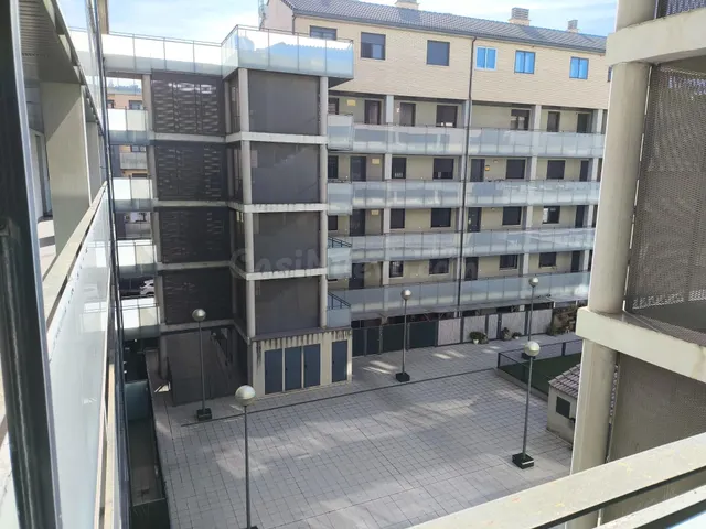 Se vende en cesión de remate Piso en cuarte de Huerva, dos dormitorios, dos baños. Garaje y Trastero incluidos. Piscina comunitaria. — 4