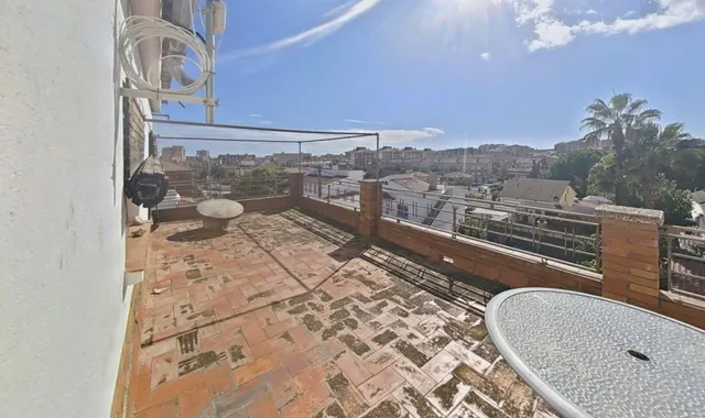 Casa con gran potencial y espacio independiente en albarrosa – Viladecans — 30