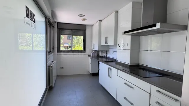✨ Vive el alquiler de lujo en esta urbanización privada - AL - foto 4