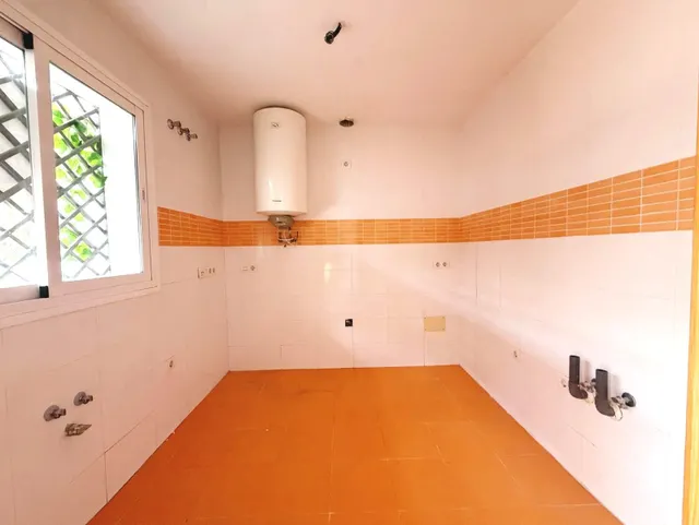 Bajo elevado con gran terraza, vistas al mar y parking privado en Benalmádena Pueblo — 34