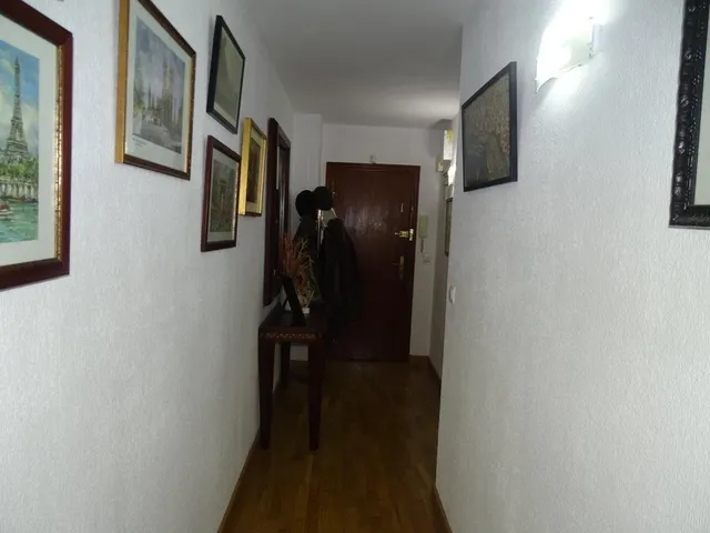 ¡Vive en el Corazón de Torrevieja! Apartamento de 4 Dormitorios, 3 Baños y Excelente Calidad — 16