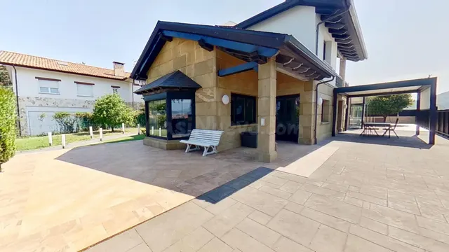 Exclusiva Residencia de Autor en la Mejor Zona de Berango — 2